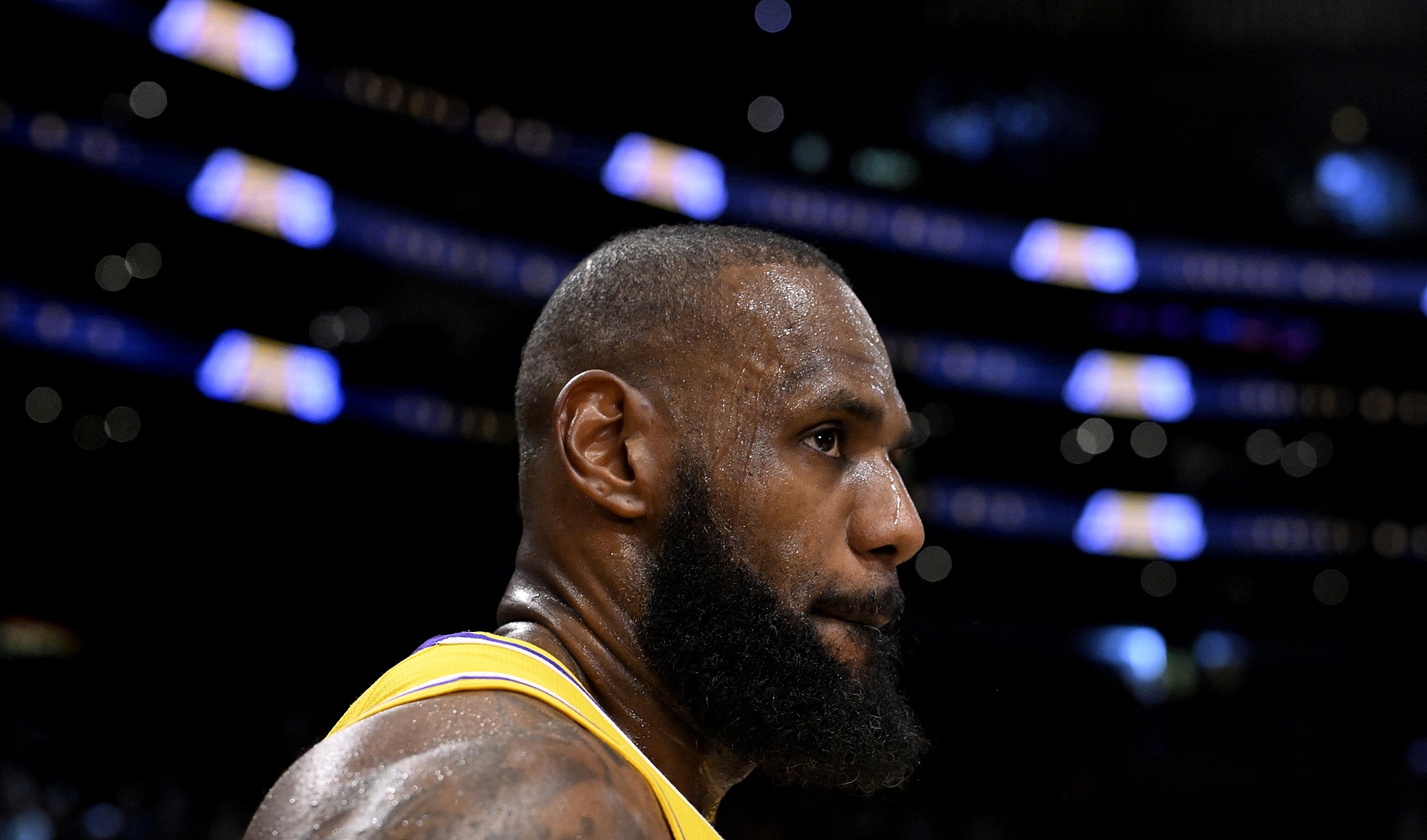 A-史密斯坦言与詹姆斯无私人交情 职业需求迫使其讨论对方