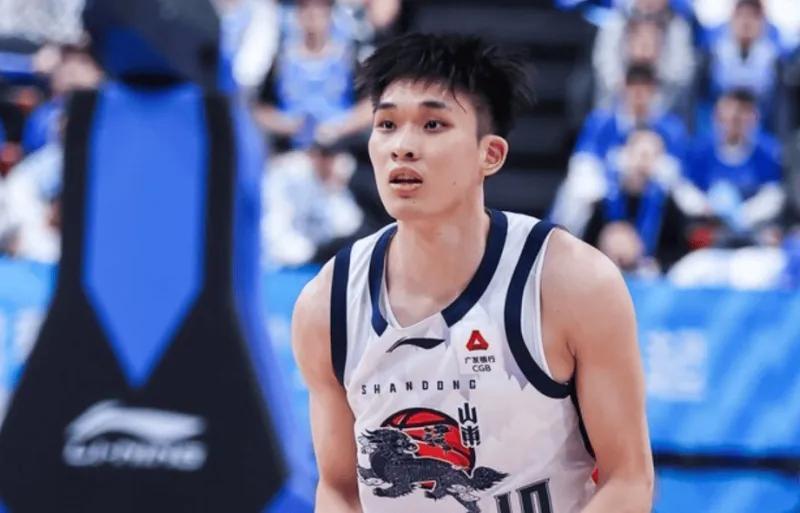 山东步正轨!珀塞尔打成第1外援,2后场攻守兼备,新大外即将抵达