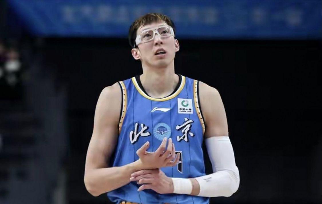 进攻篮板6比17！北京花1亿买的中锋，护框能力体现在哪？