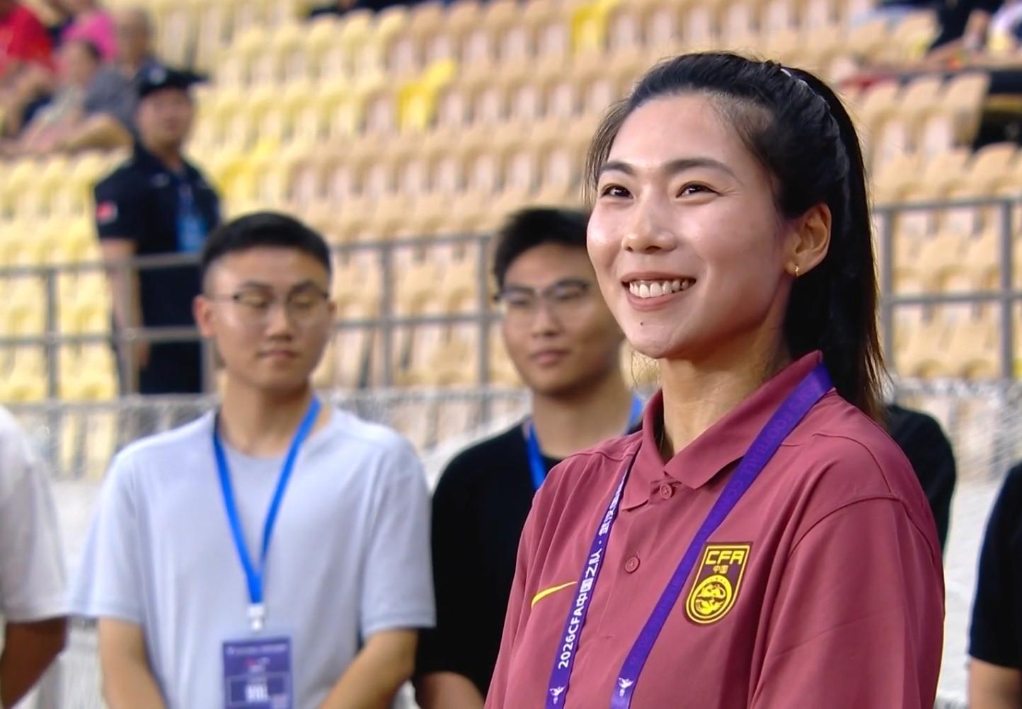华体会官方-足球报：中国女足热身赛前为古雅沙举行了退役仪式